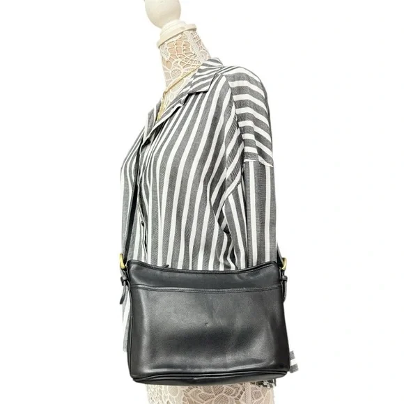 Vintage 90s Coach Worth Bag 4143 Black Glove-Tanned Leather Shoulder Bag - Picture 9 of 17